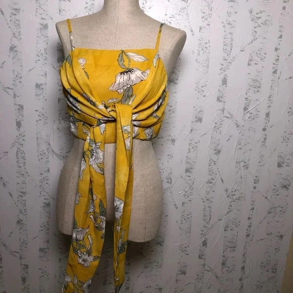 Chriselle X JOA floral wrap crop top - Picture 3 of 6